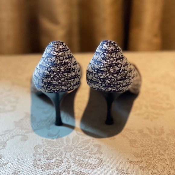 Christian Dior Navy Jacquard Canvas/Leather Logo Pump - Picture 6 of 10